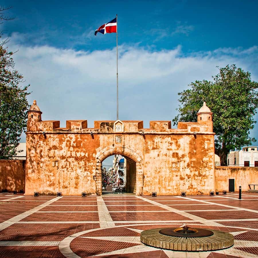 Punta Cana: Santo Domingo Day Trip with Columbus Lighthouse — Guided tour and outdoor activity