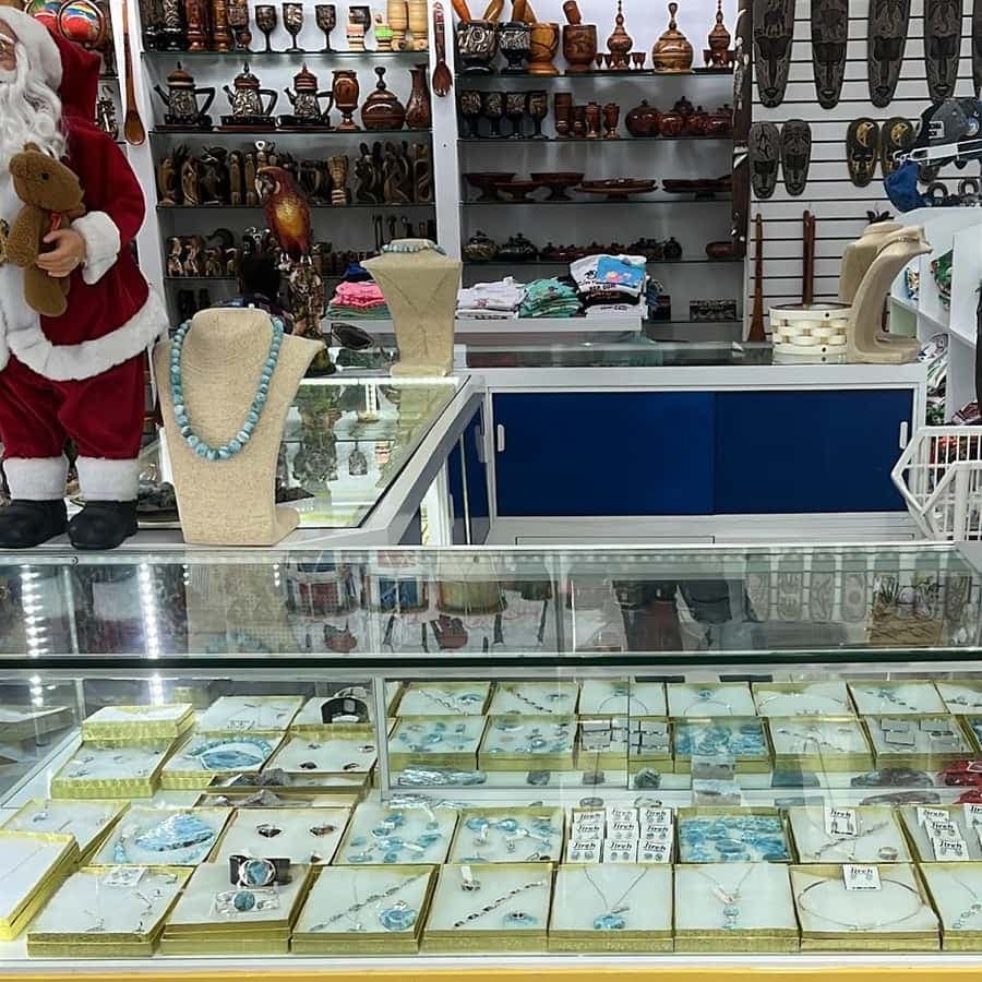 Punta Souvenirs – Einkaufstour kostenlos — Guided tour and outdoor activity