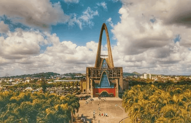 Tour Cultural For Small Group Visit Basilica Higuey — Guided tour and outdoor activity